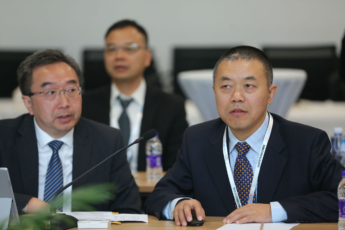 华宇国际  黄博士.jpg